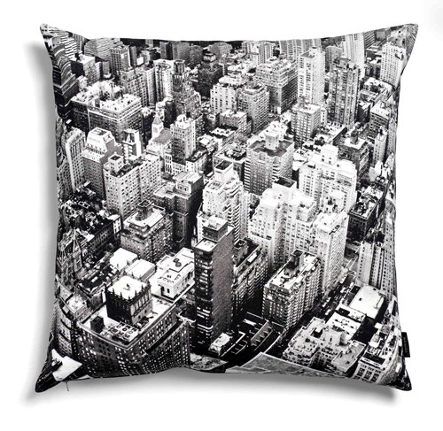 Kissen von Louise Roe , Motiv Skyline von New York