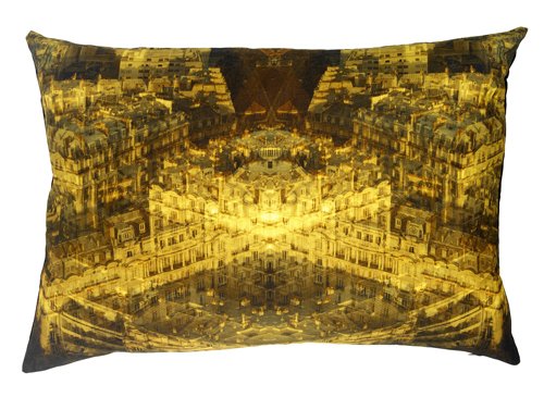 Kissenhülle mit Fotodruck „Louvre“ von Louise Roe